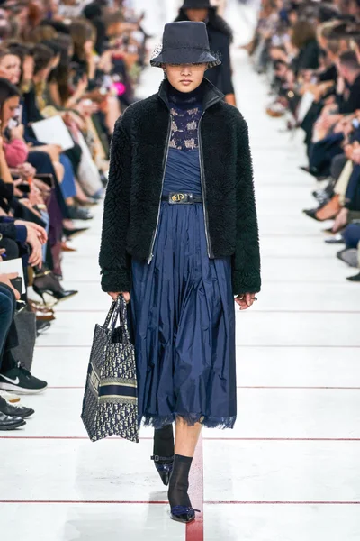 Look 74